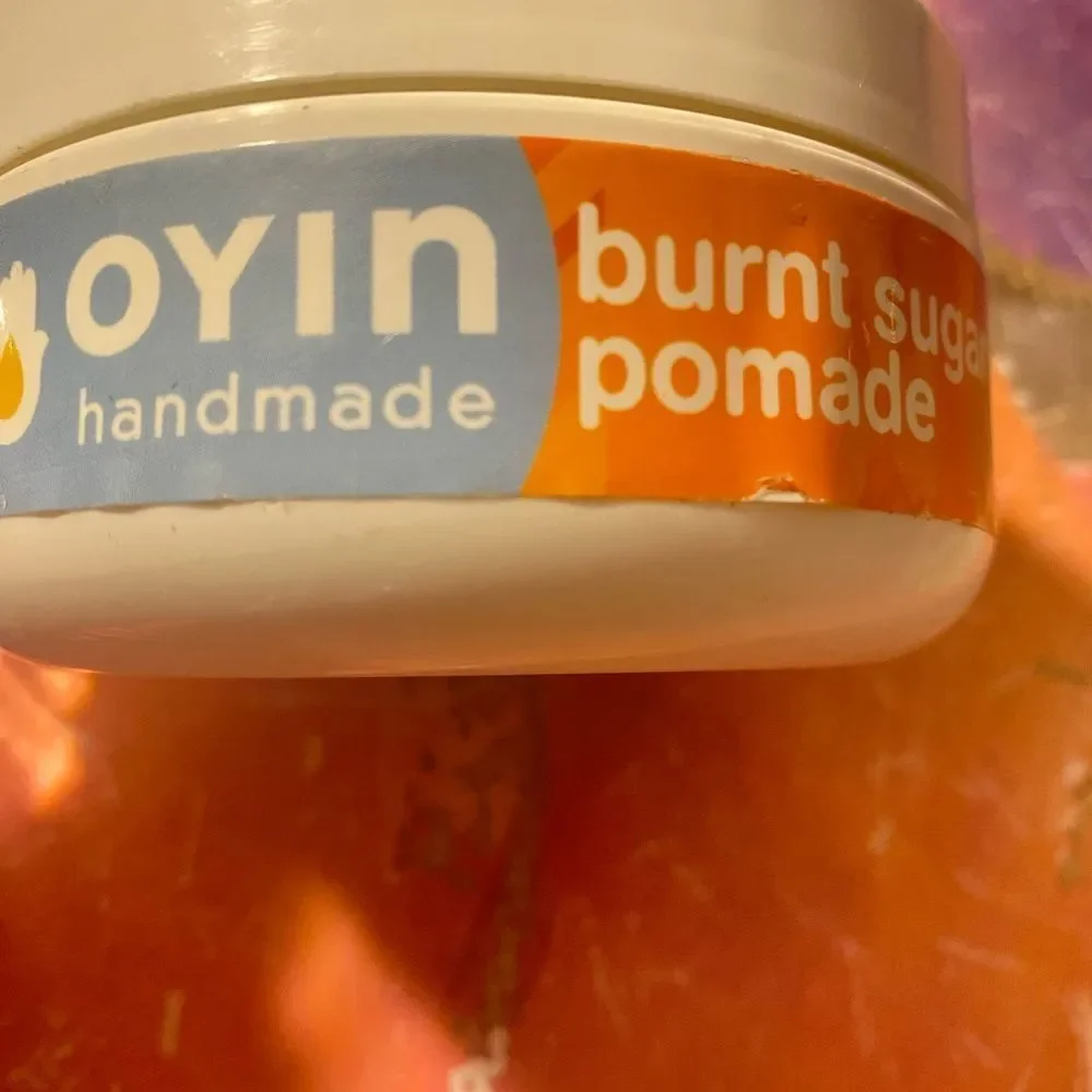 🛍️Oyin Handmade Burnt Sugar All-Veggie Pomade, 4 Oz
